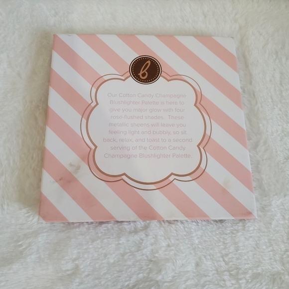 Cotton Candy Champagne Blushlighter 4 Rose-Flushed Metallic Sheen Shades Palette - Picture 3 of 10